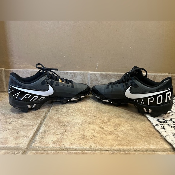 Football Cleats Nike Vapor Men size 8.5 - Picture 1 of 3